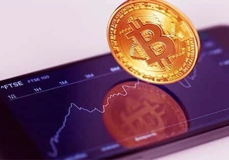 Eine moderne Büroszene mit Fachleuten, die fortschrittliche Technologie für sofortige Dash-Handelsaktivitäten nutzen.